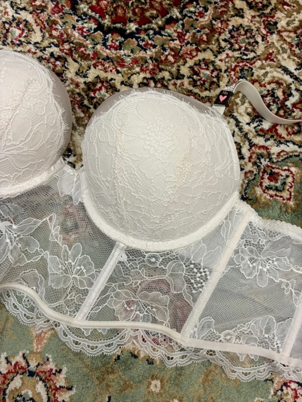 Victoria’s Secret bombshell bra - Picture 14 of 15
